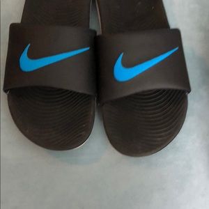 Nike kawa slides excellent condition size 12